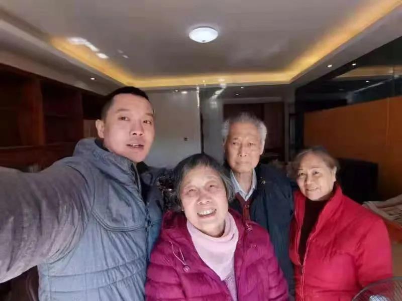 黄式如02.jpg